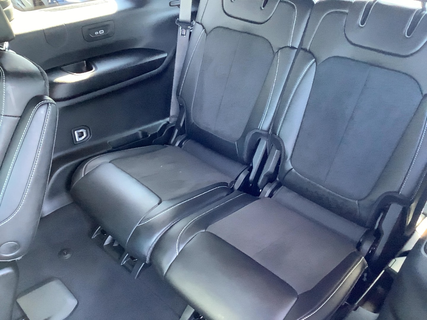 2025 Jeep Grand Cherokee L photo 8 of 14