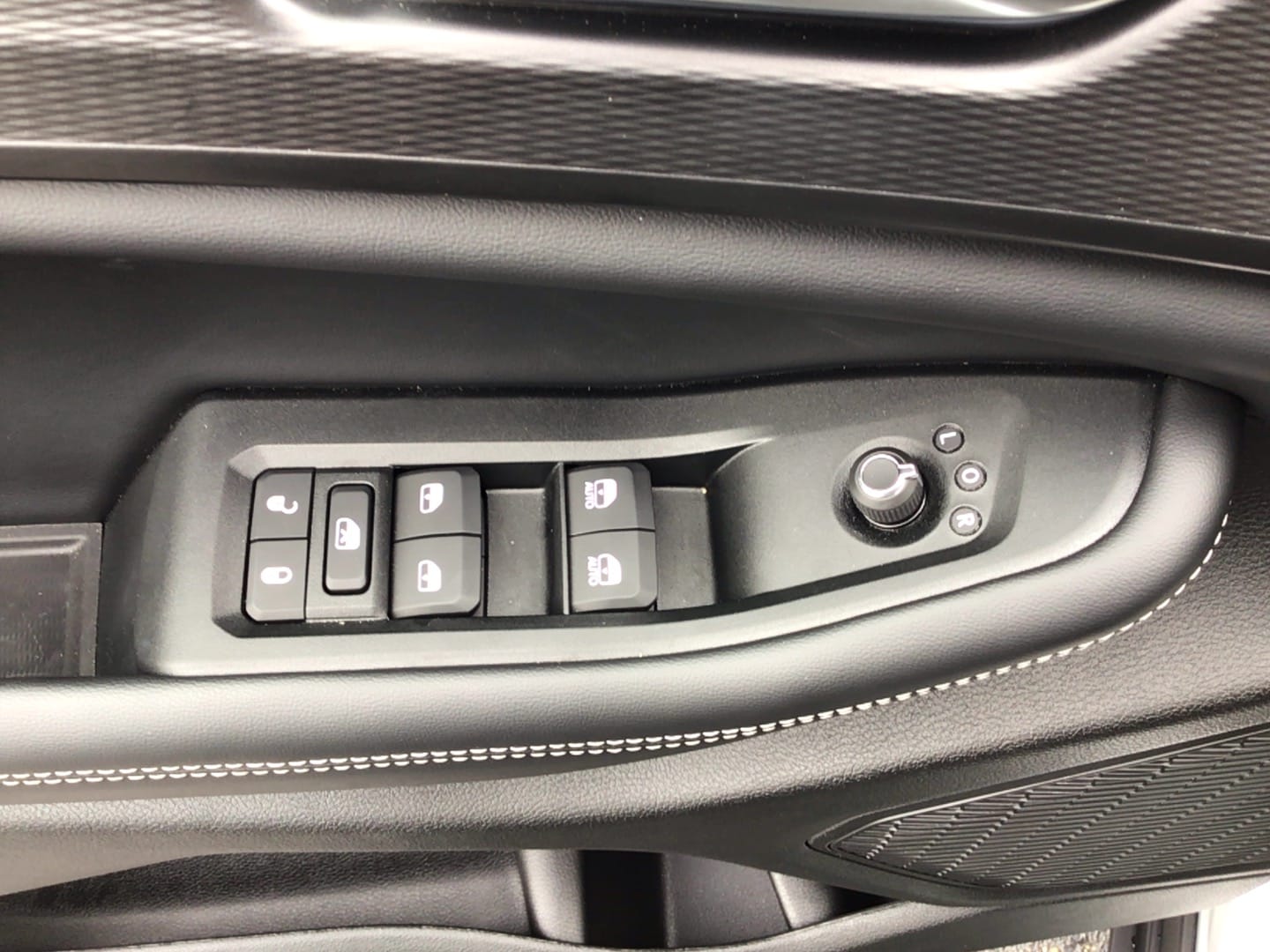 2025 Jeep Grand Cherokee ALTITUDE X 4X4 - 9