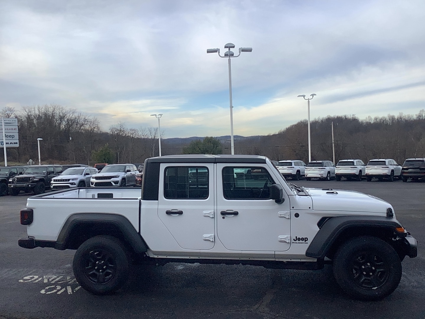 2026 Jeep Gladiator SPORT 4X4 - 3