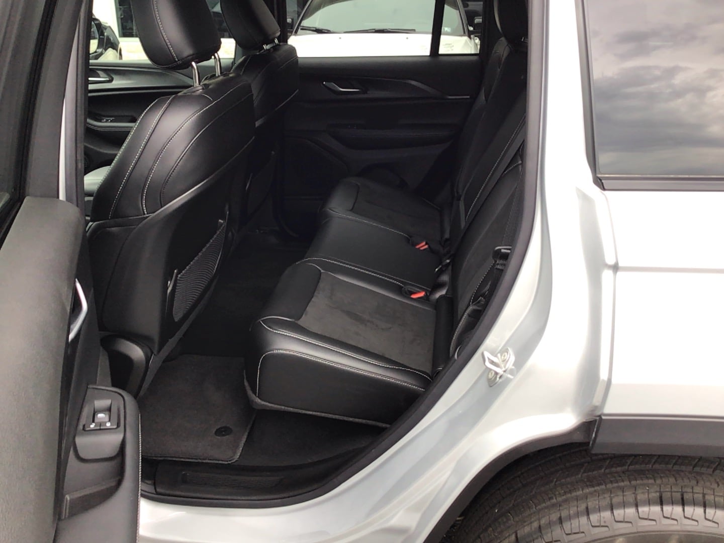 2025 Jeep Grand Cherokee ALTITUDE X 4X4 - 7