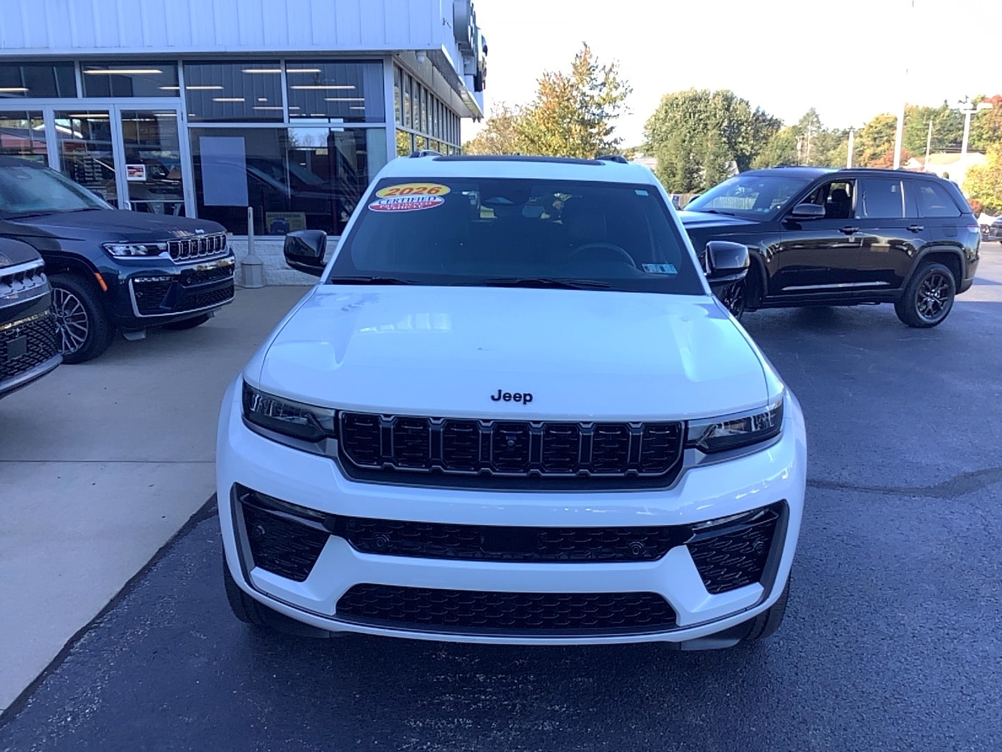2026 Jeep Grand Cherokee photo 2 of 13