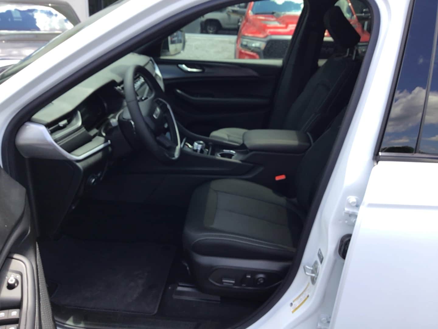 2026 Jeep Grand Cherokee LAREDO X 4X4 Bright White at Three Rivers CJD