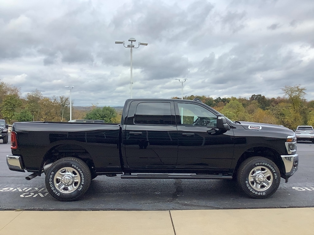 New 2026 Ram 2500 TRADESMAN CREW CAB 4X4 6'4 BOX Pickup