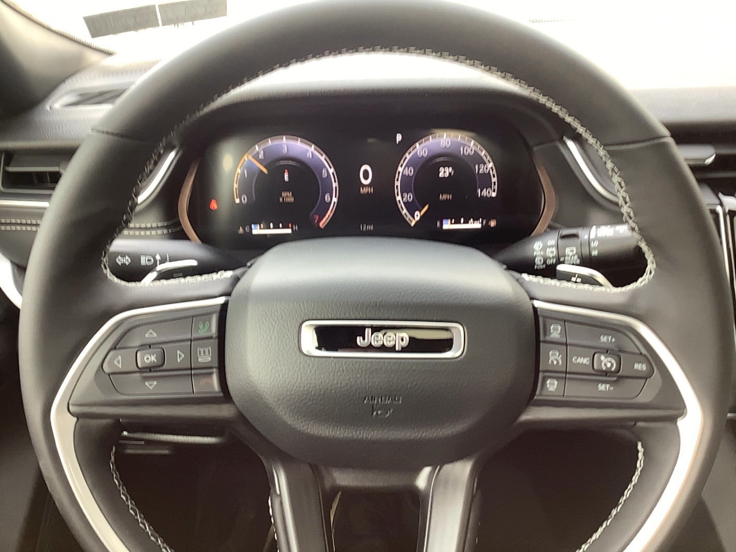 2025 Jeep Grand Cherokee ALTITUDE X 4X4 - 10