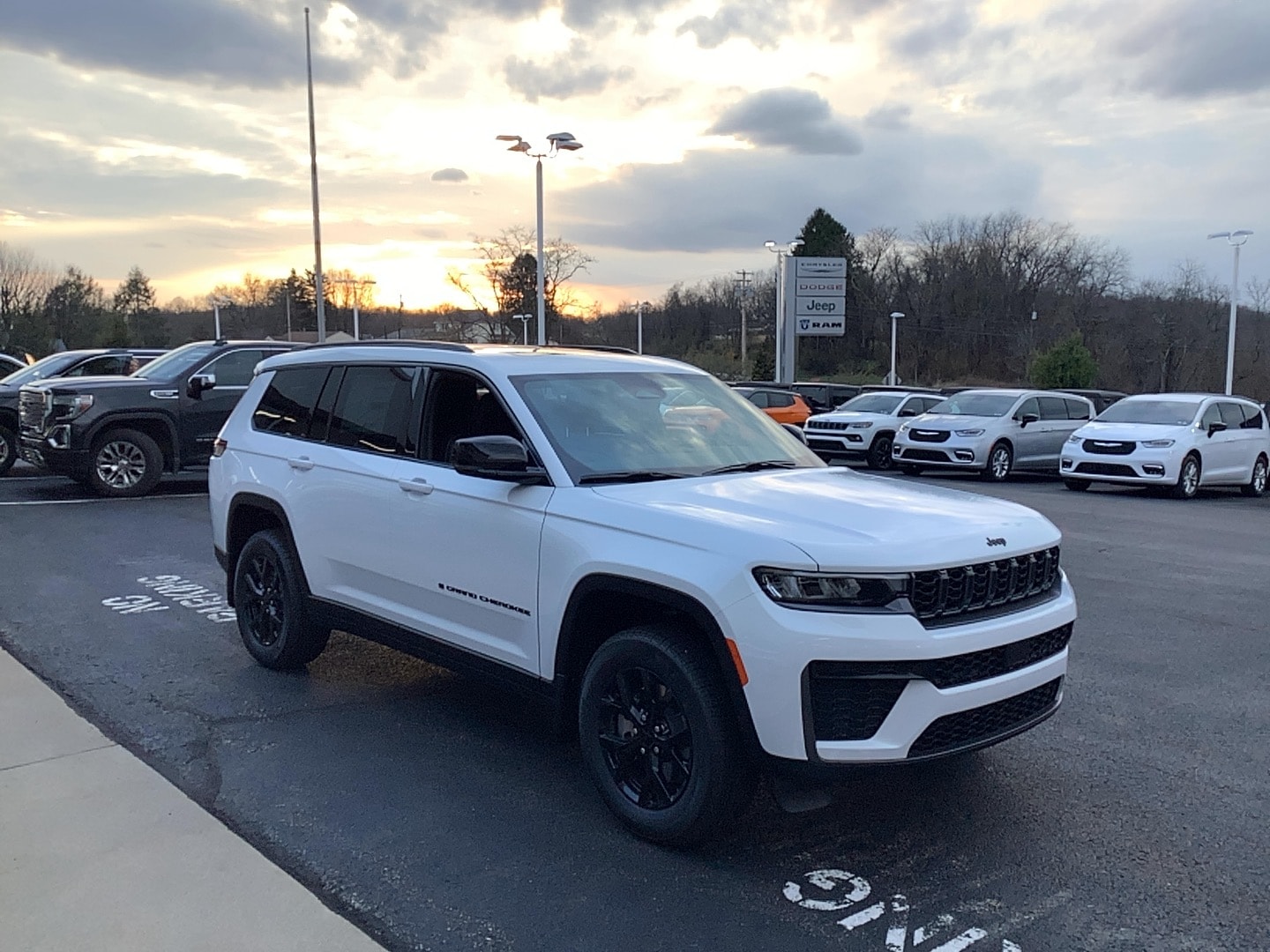 2026 Jeep Grand Cherokee L LAREDO ALTITUDE 4X4 - 2