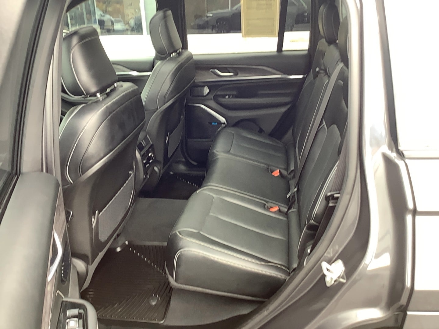 2024 Jeep Grand Cherokee 4xe Overland - 8