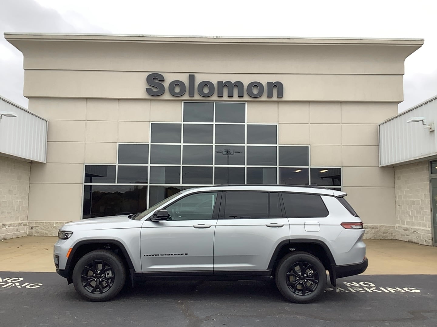 2025 Jeep Grand Cherokee L Altitude's photo