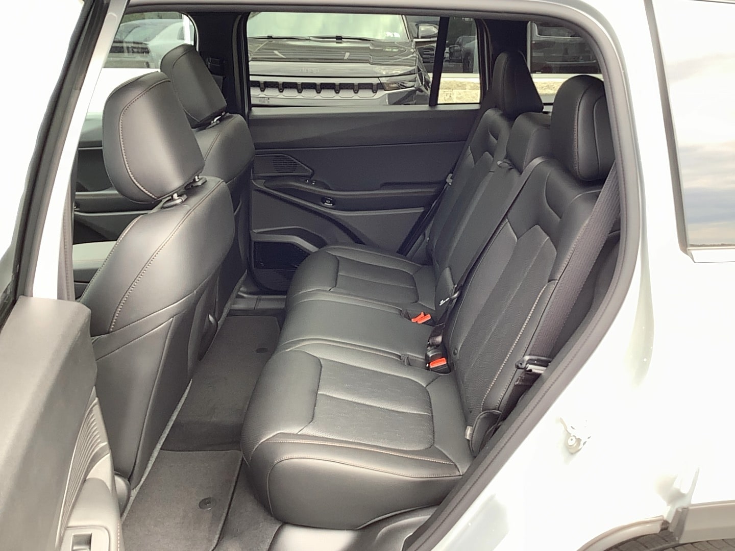 2026 Jeep Cherokee OVERLAND 4X4 Silver Zynith at Solomon CJD Brownsville