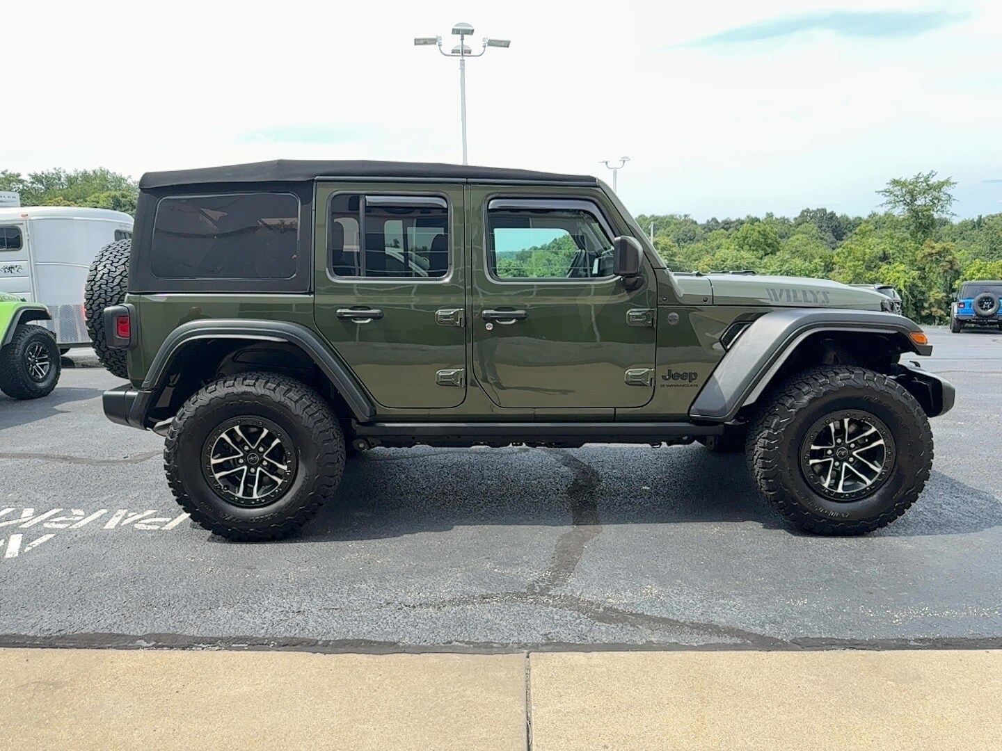 2024 Jeep Wrangler Willys photo 3