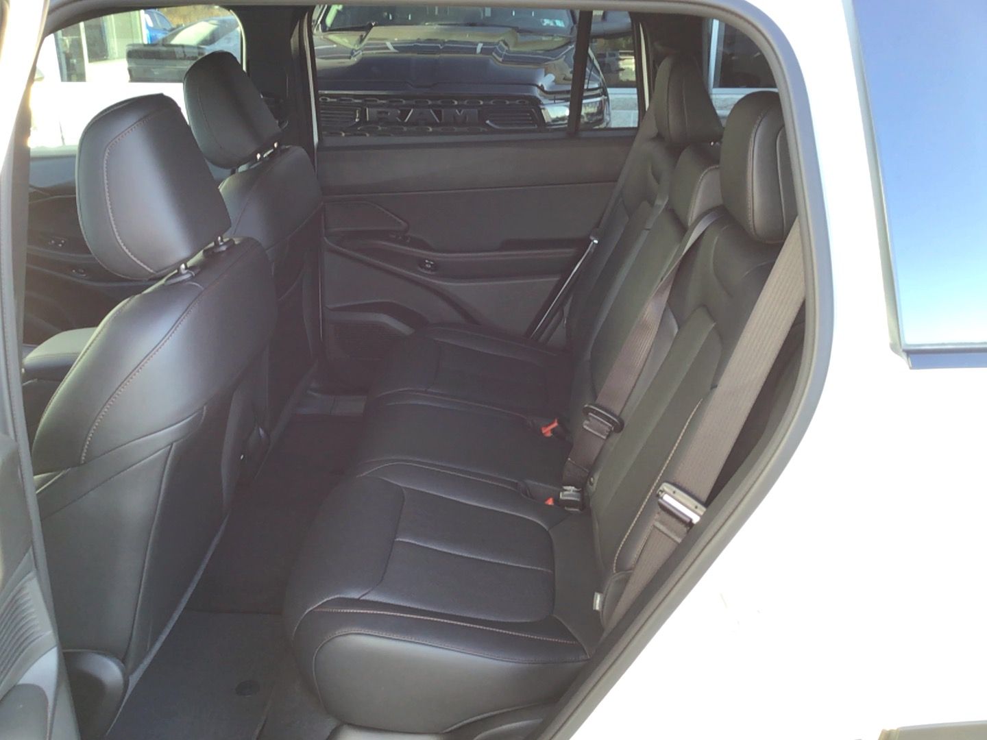 2027 Jeep Cherokee photo 8 of 13