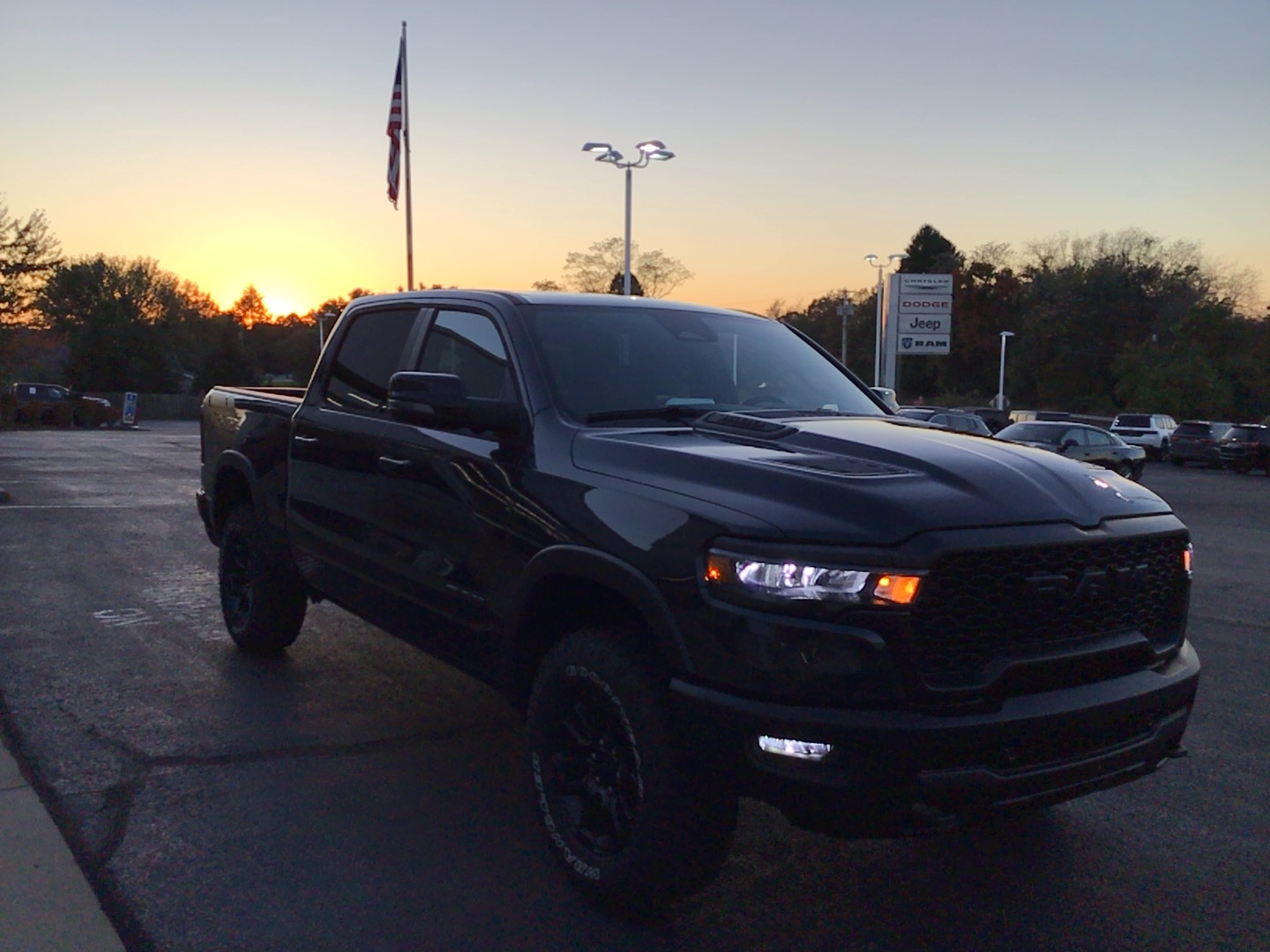 2027 Ram 1500 photo 3 of 13