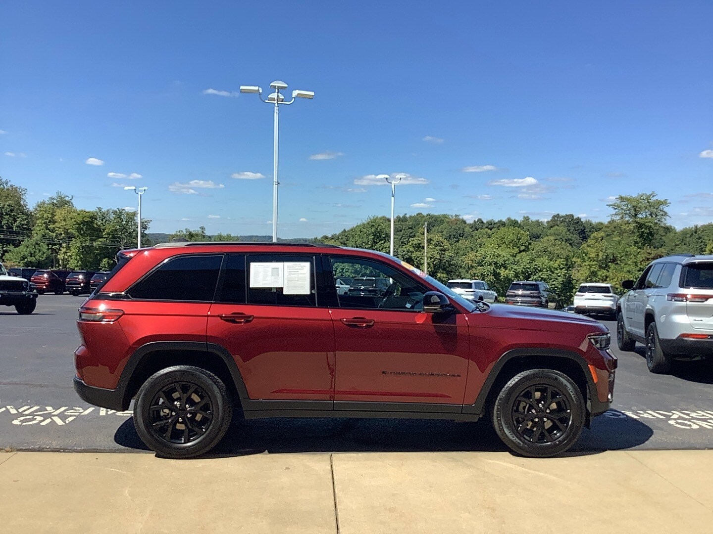 2024 Jeep Grand Cherokee Altitude photo 4