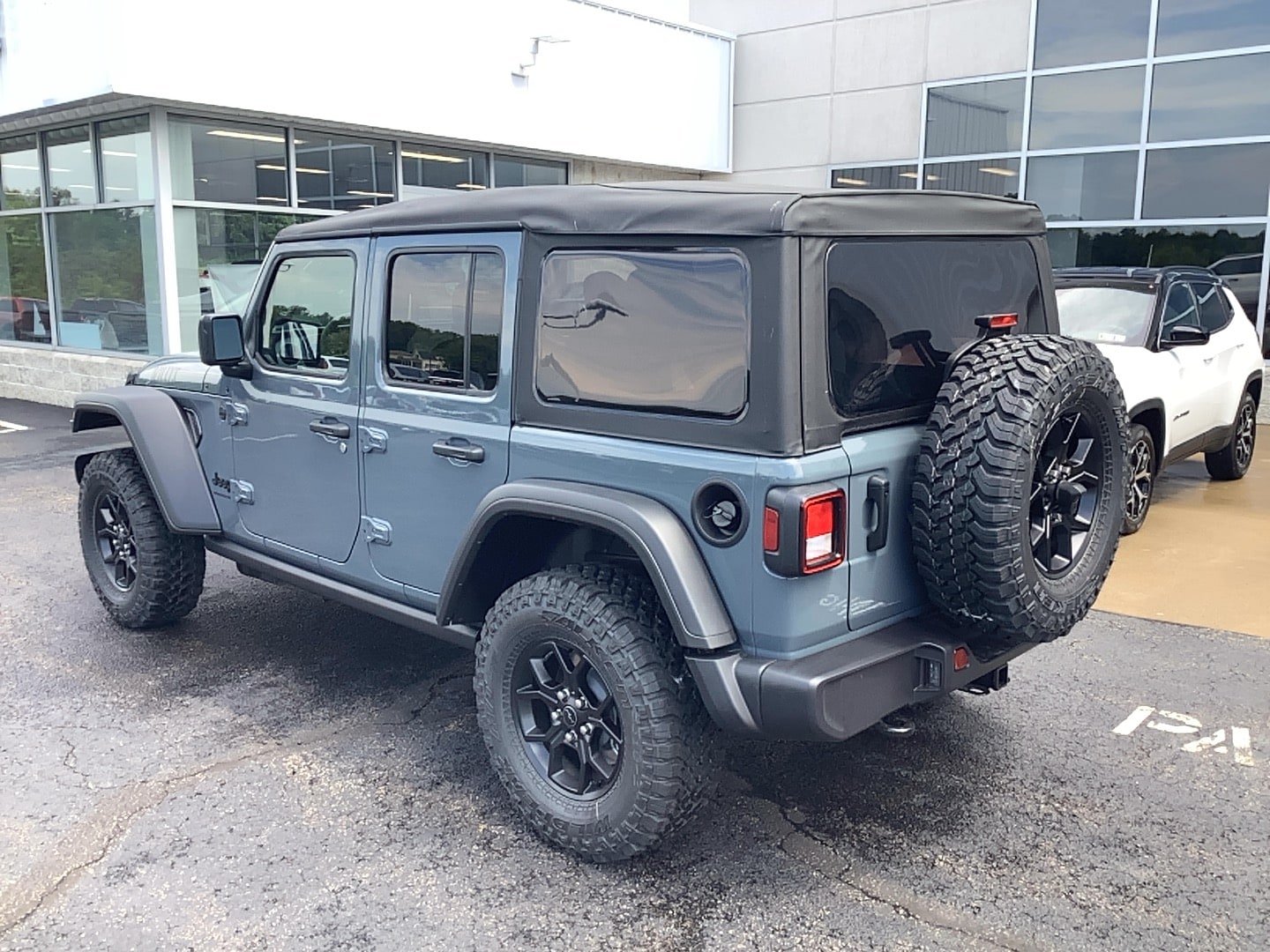 2026 Jeep Wrangler 4-DOOR WILLYS - 5