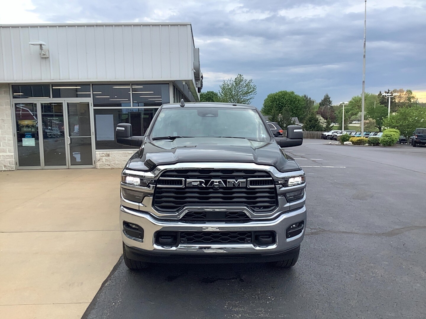 2025 Ram 2500 Tradesman photo 2