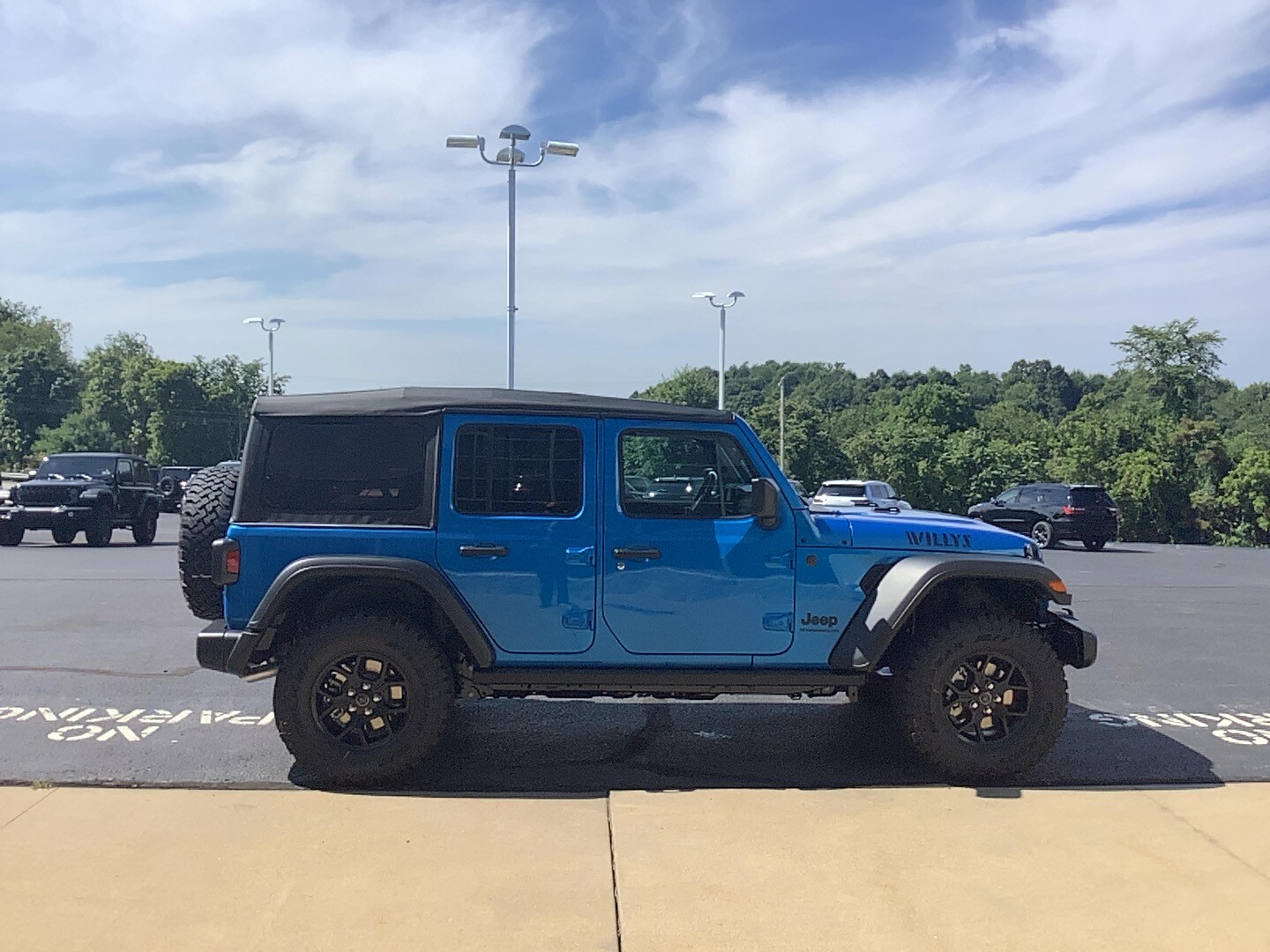 2025 Jeep Wrangler Willys photo 3