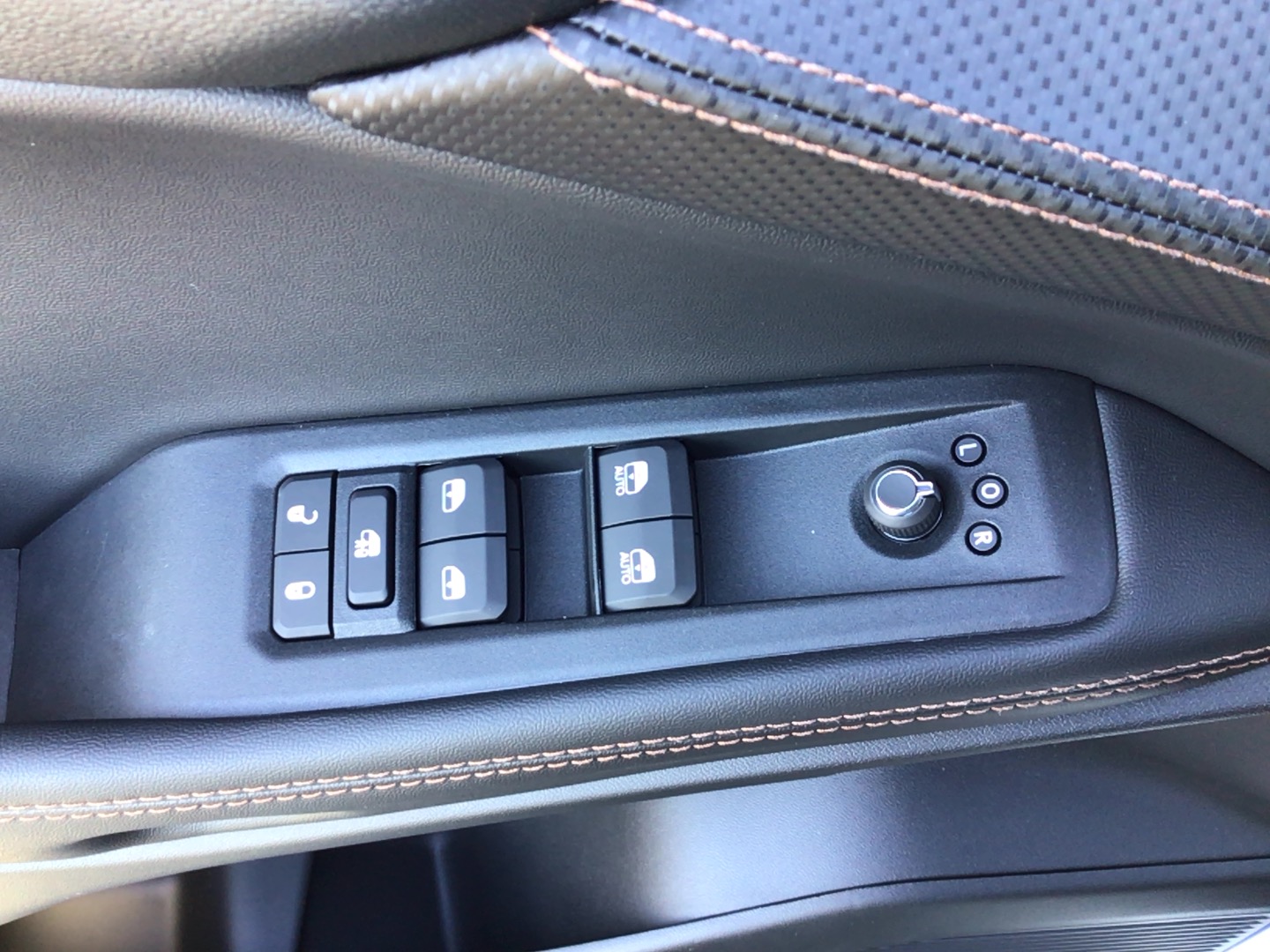 2027 Jeep Cherokee photo 10 of 13