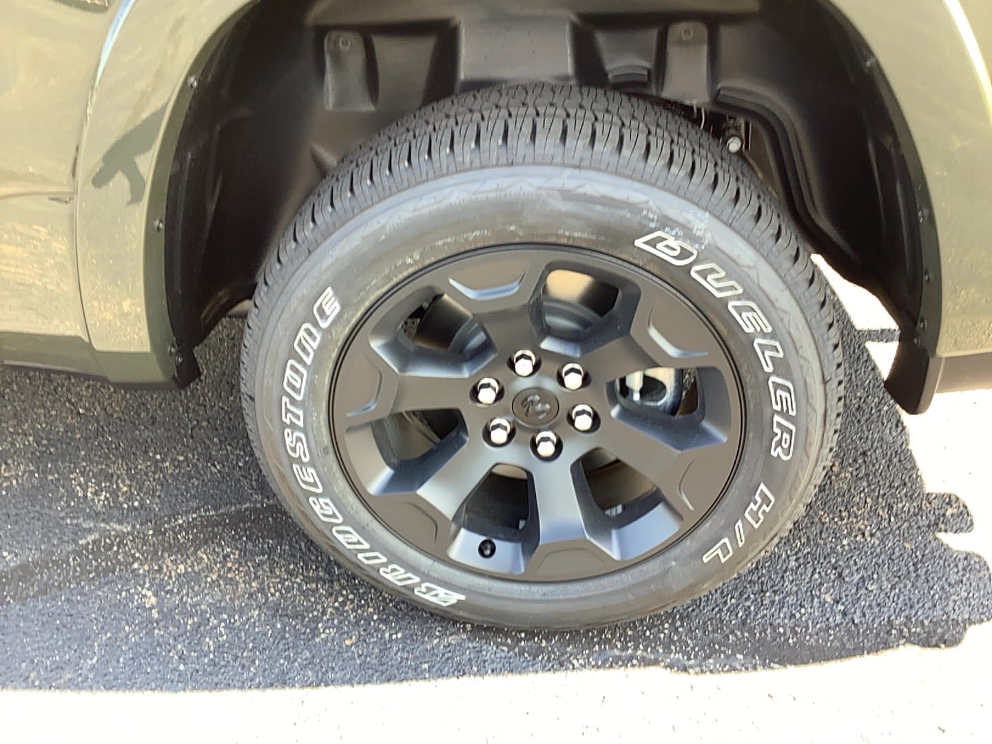 2027 Ram 1500 photo 4 of 13