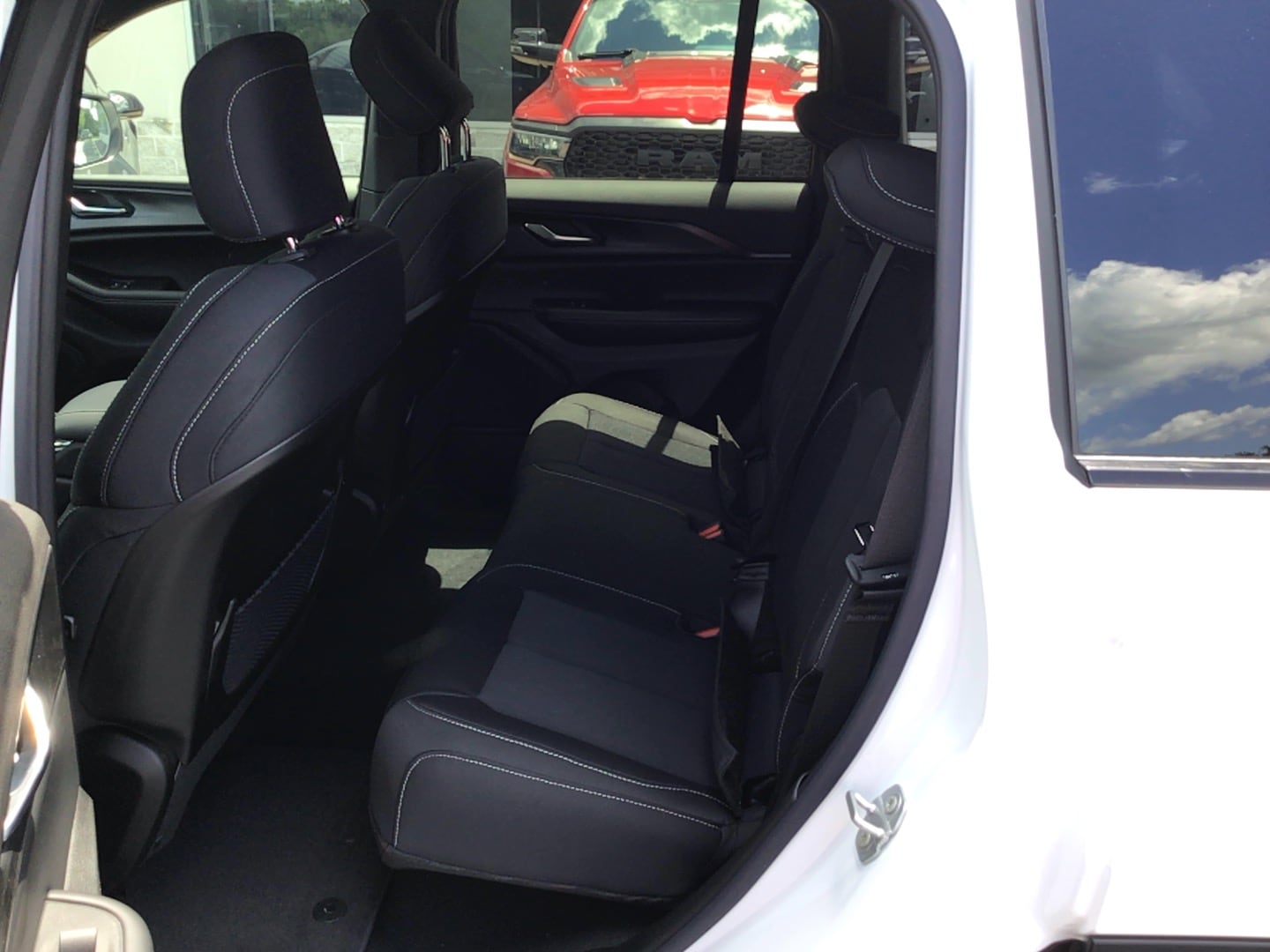 2026 Jeep Grand Cherokee LAREDO X 4X4 Bright White at Three Rivers CJD