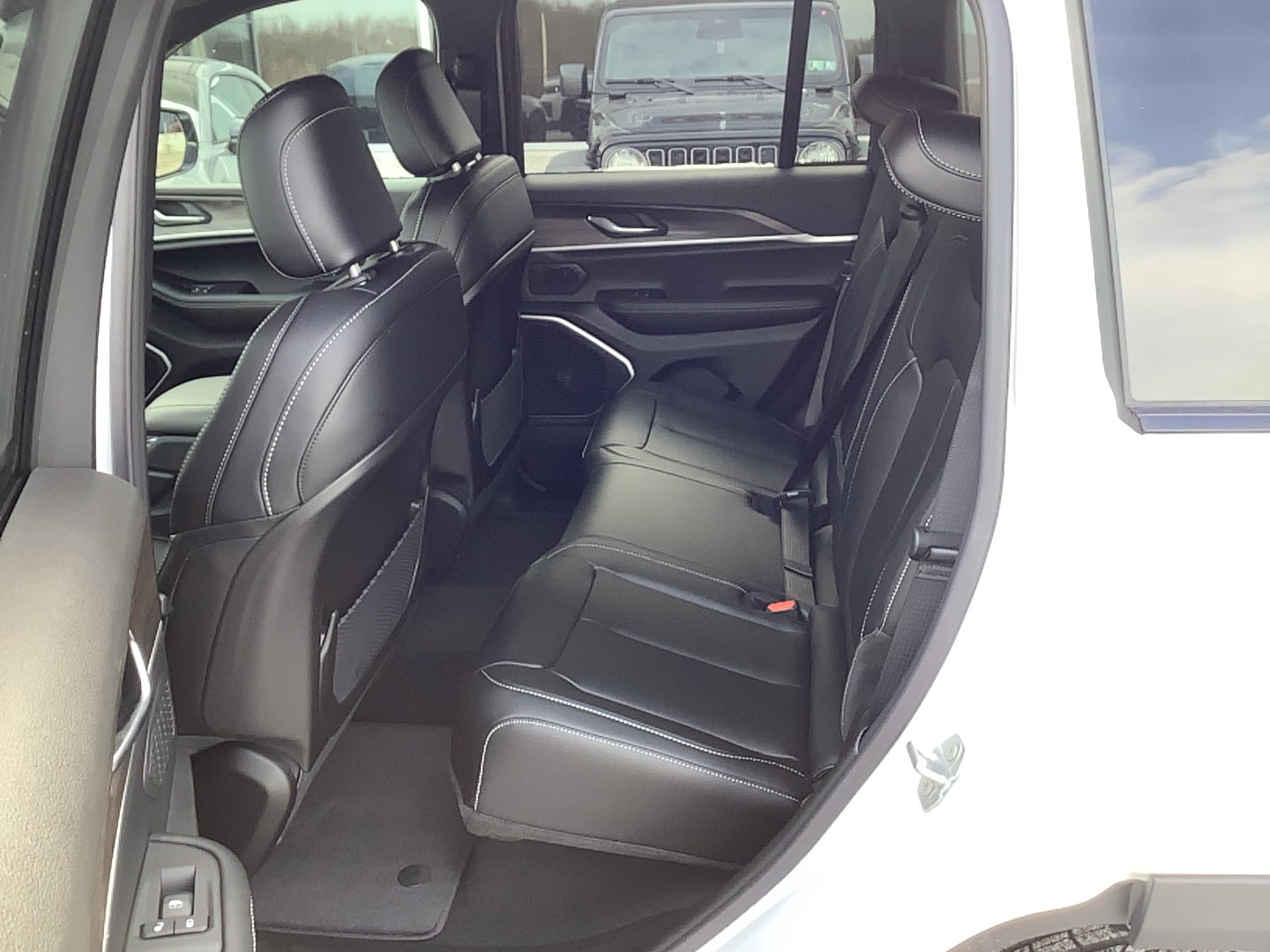 2026 Jeep Grand Cherokee LIMITED 4X4 - 8