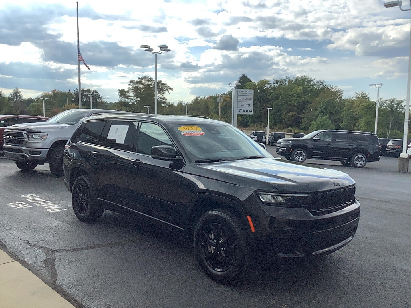 2024 Jeep Grand Cherokee Altitude photo 4