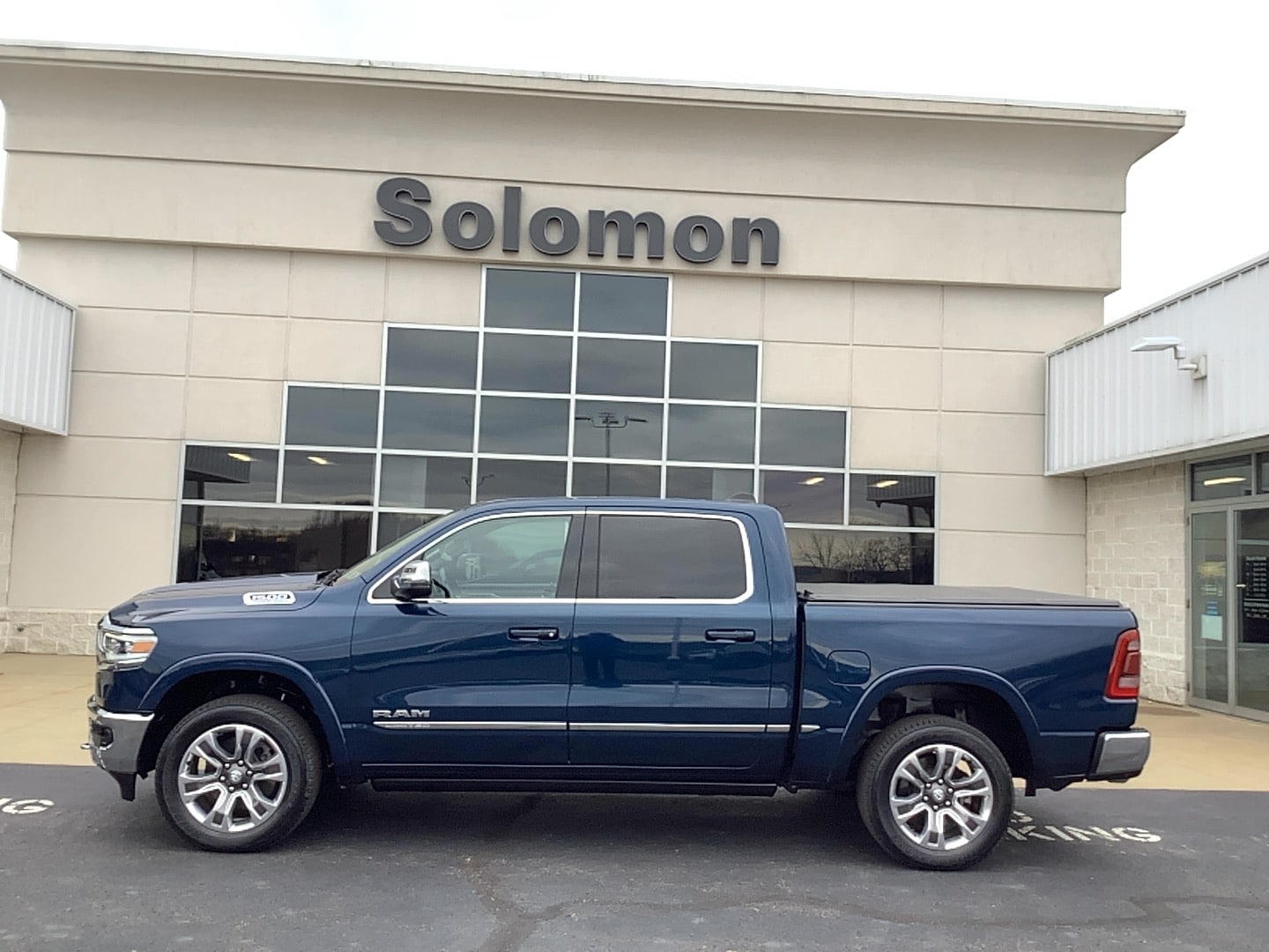 2023 RAM Ram 1500 Pickup Limited's photo