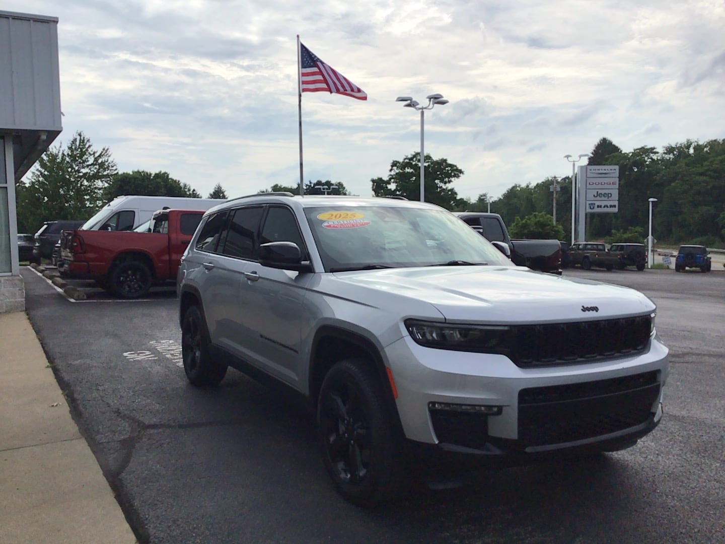 2025 Jeep Grand Cherokee L Limited Silver Zynith at Solomon CJD Brownsville