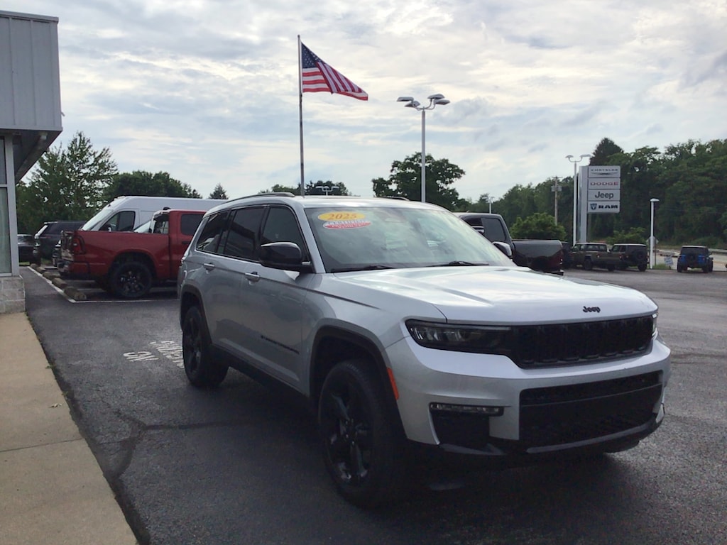 Certified 2025 Jeep Grand Cherokee L Limited Limited 4x4