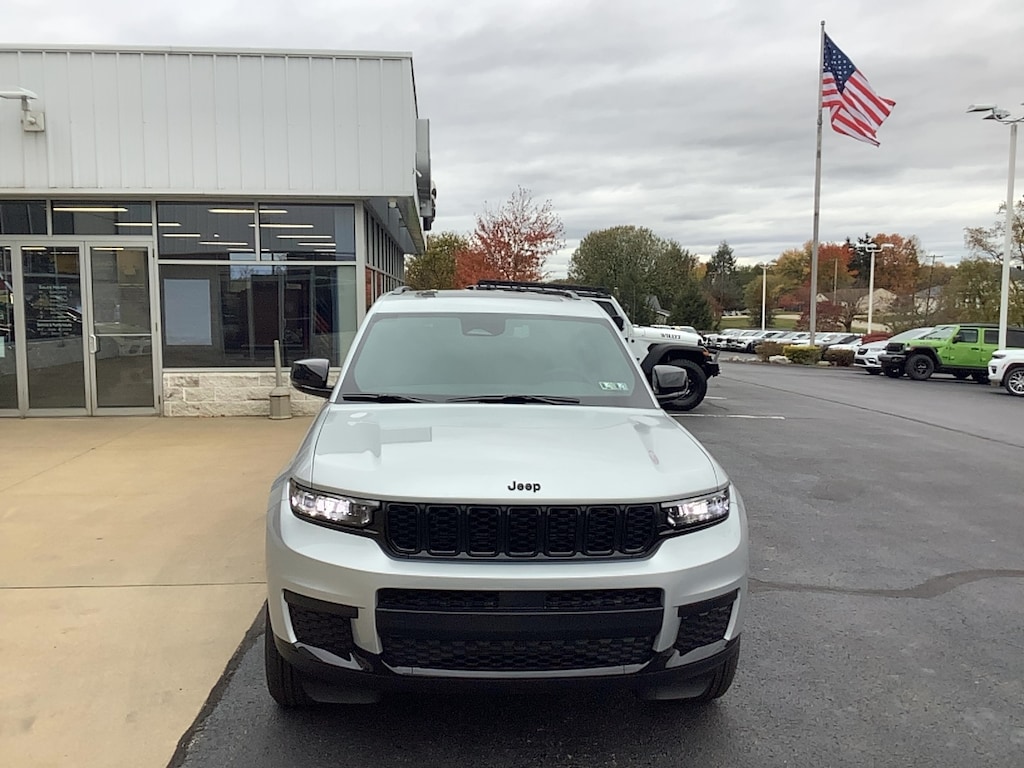 New 2025 Jeep Grand Cherokee L ALTITUDE X 4X4 Sport Utility