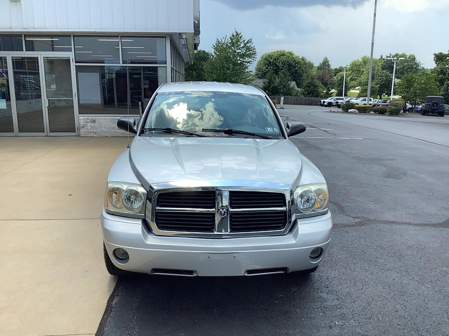Used 2005 Dodge Dakota SLT with VIN 1D7HW42N45S199542 for sale in Brownsville, PA