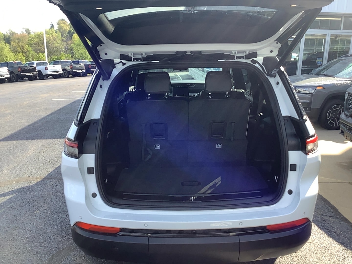 2024 Jeep Grand Cherokee L Limited Bright White Clearcoat at Solomon CJD Carmichaels
