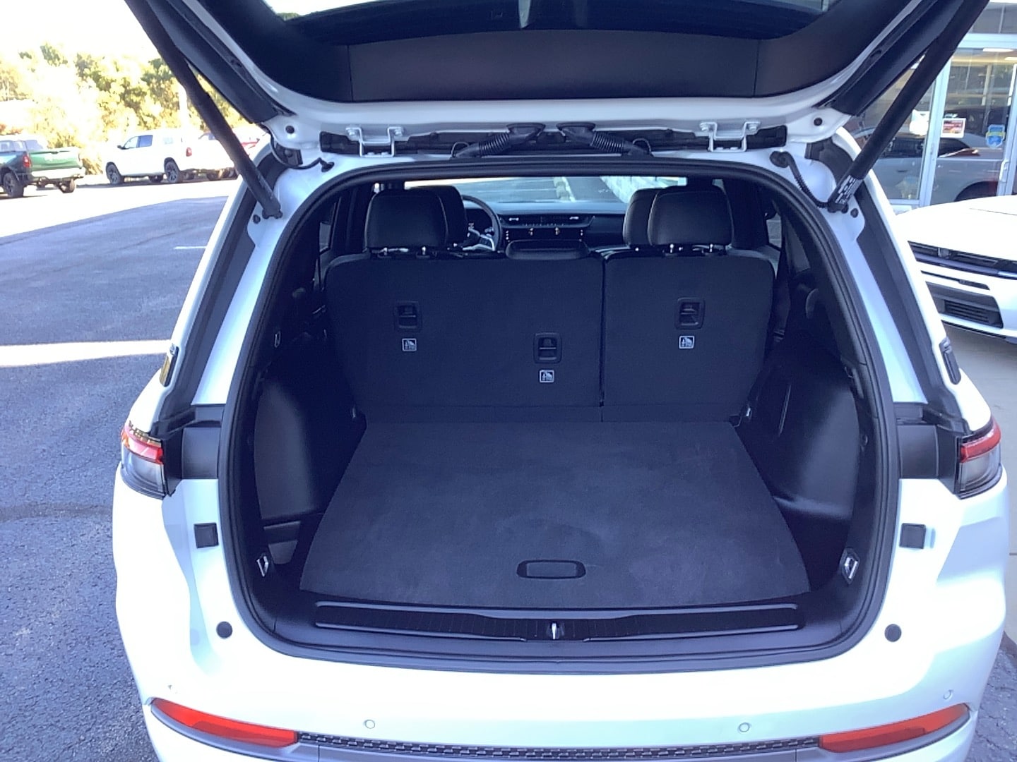 2026 Jeep Grand Cherokee photo 5 of 13