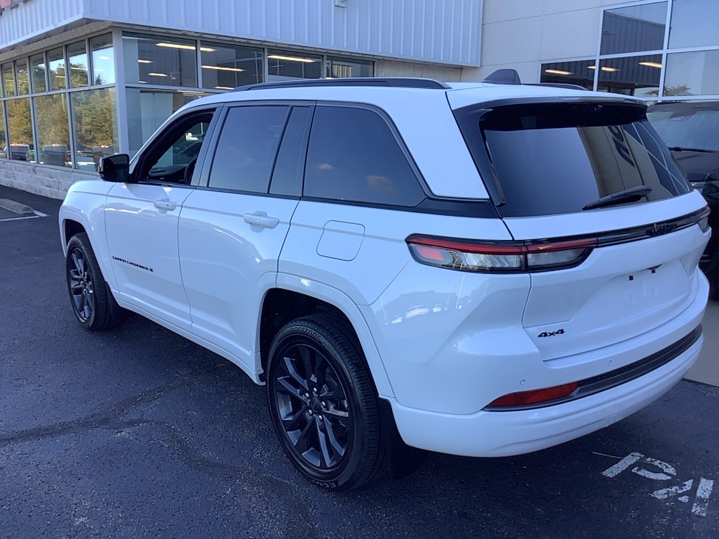 2026 Jeep Grand Cherokee photo 6 of 13