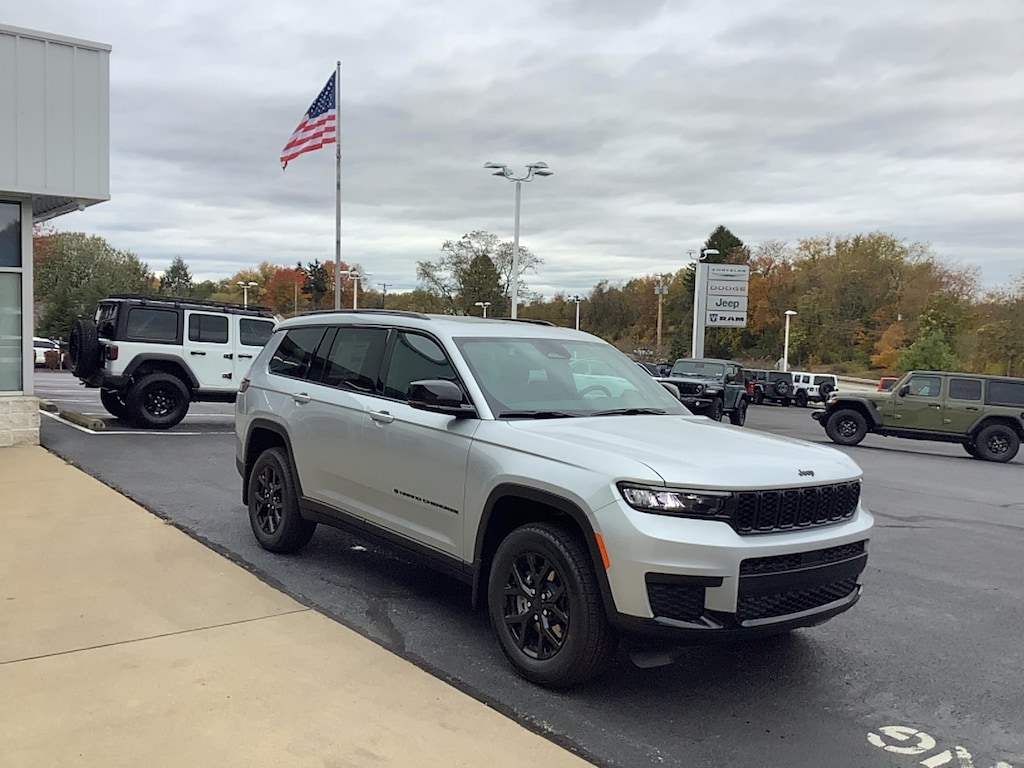 New 2025 Jeep Grand Cherokee L ALTITUDE X 4X4 Sport Utility