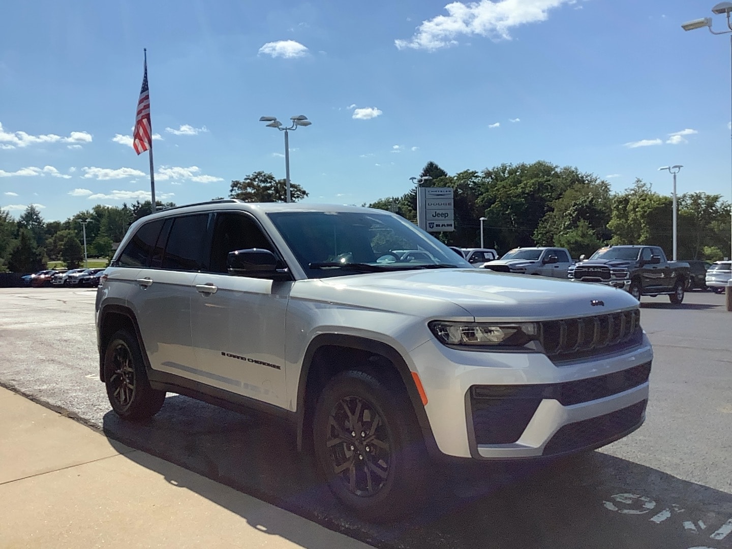 2026 Jeep Grand Cherokee LAREDO ALTITUDE 4X4 - 2