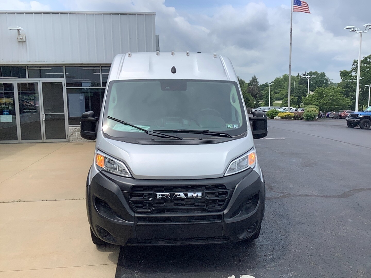 2025 Ram ProMaster 2500 Cargo Van photo 2