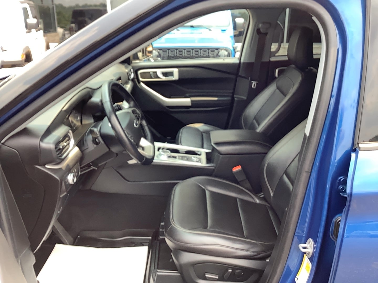2022 Ford Explorer XLT - 9