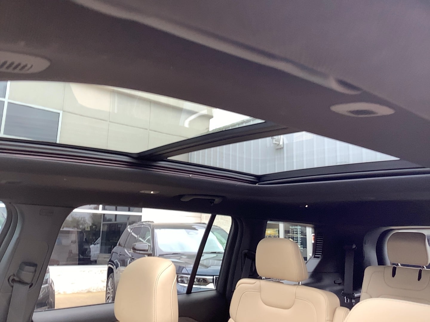2023 Jeep Grand Cherokee L photo 12 of 15