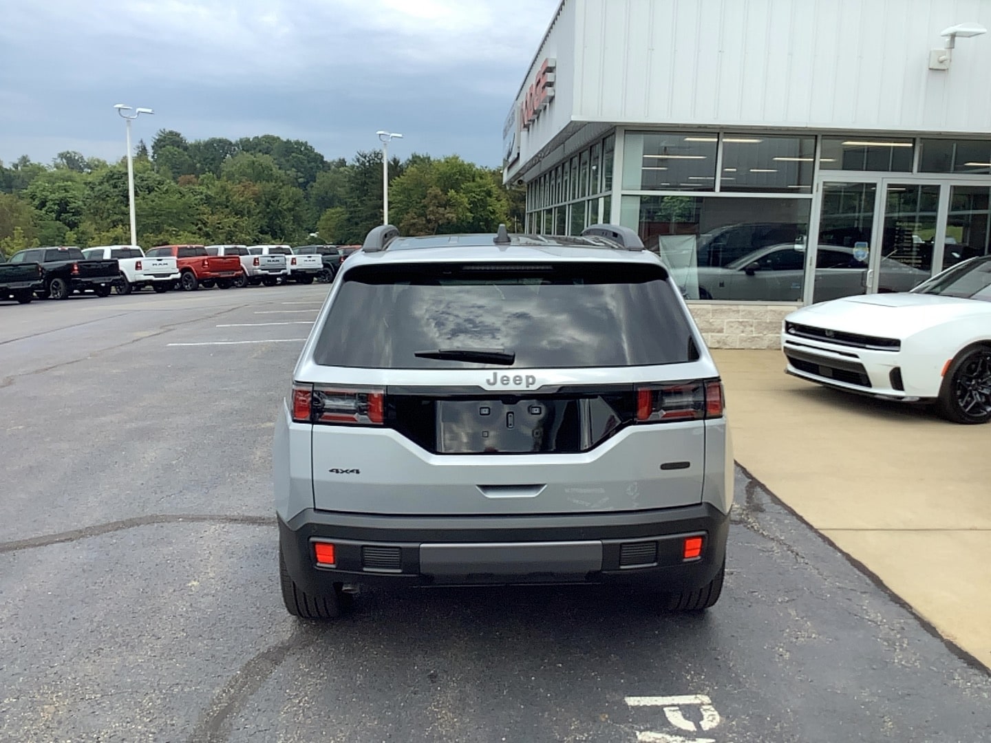 2026 Jeep Cherokee OVERLAND 4X4 Silver Zynith at Solomon CJD Brownsville