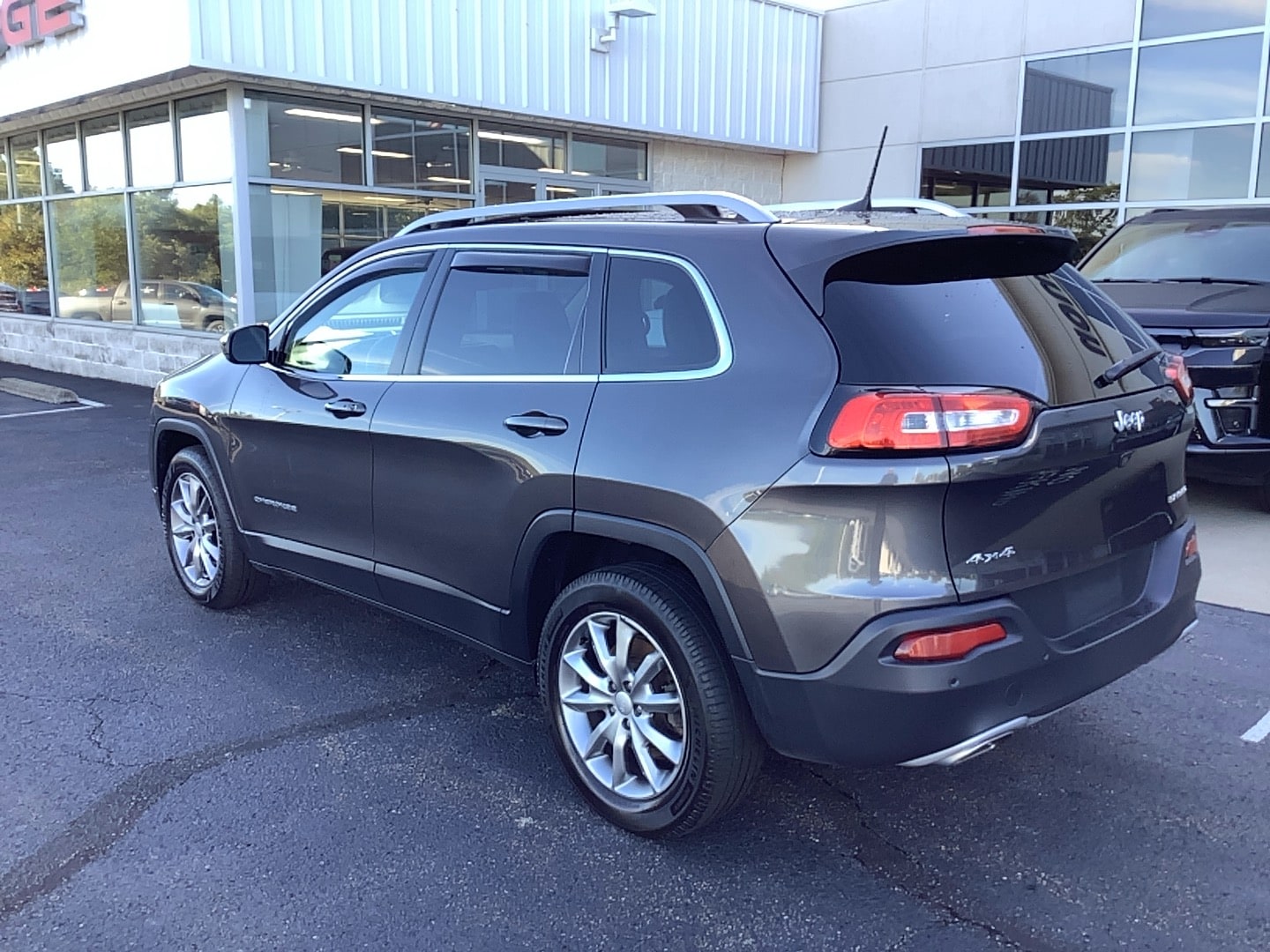 2018 Jeep Cherokee Limited Granite Crystal Metallic Clearcoat at Solomon CJD Carmichaels