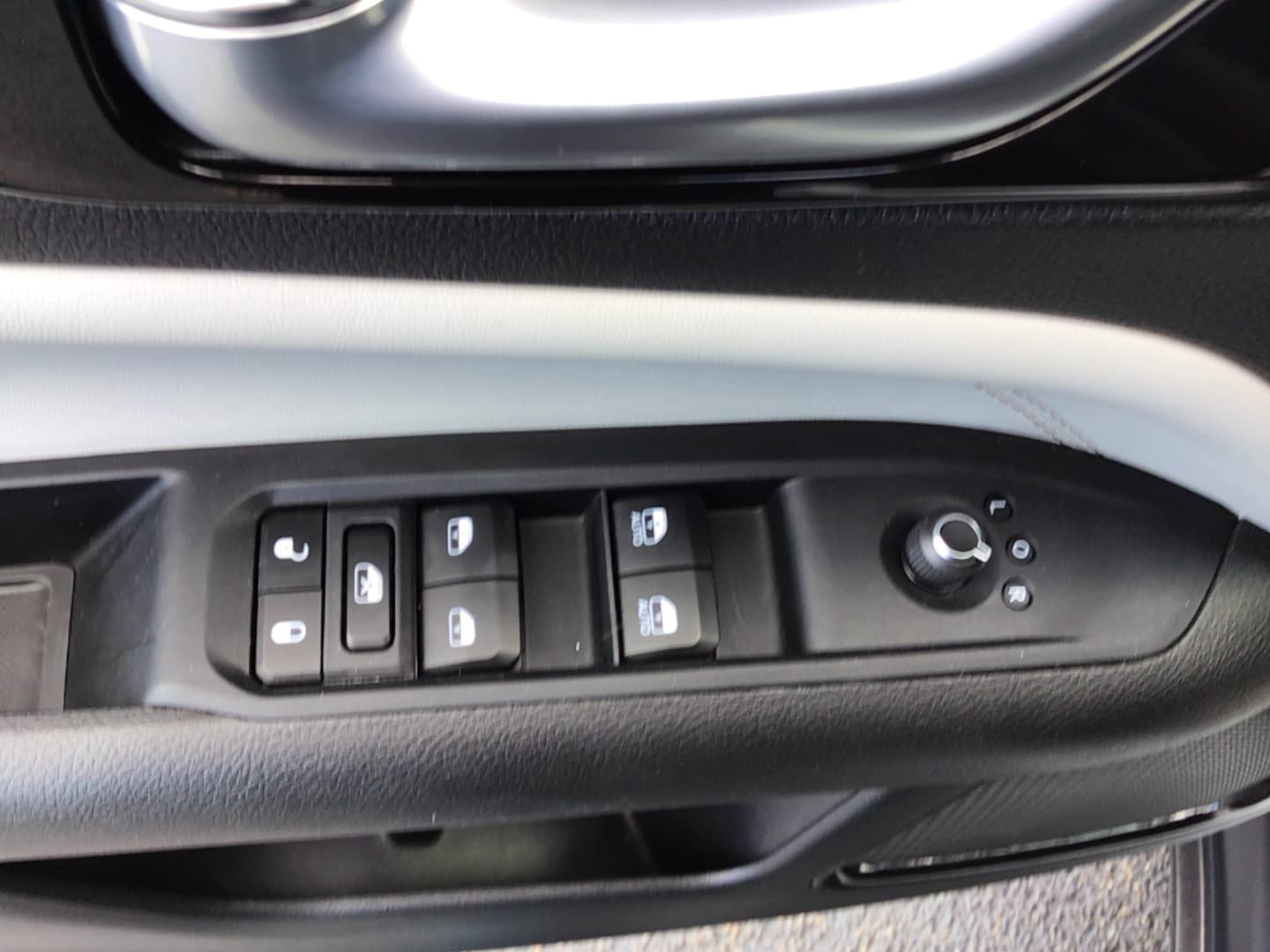 2026 Jeep Compass Limited Bright White Clearcoat at Solomon CJD Brownsville