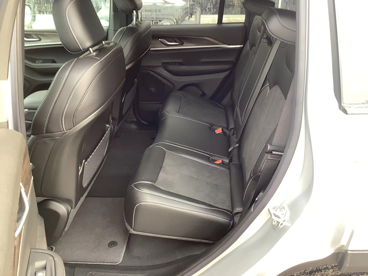 2026 Jeep Grand Cherokee LAREDO ALTITUDE 4X4 - 8
