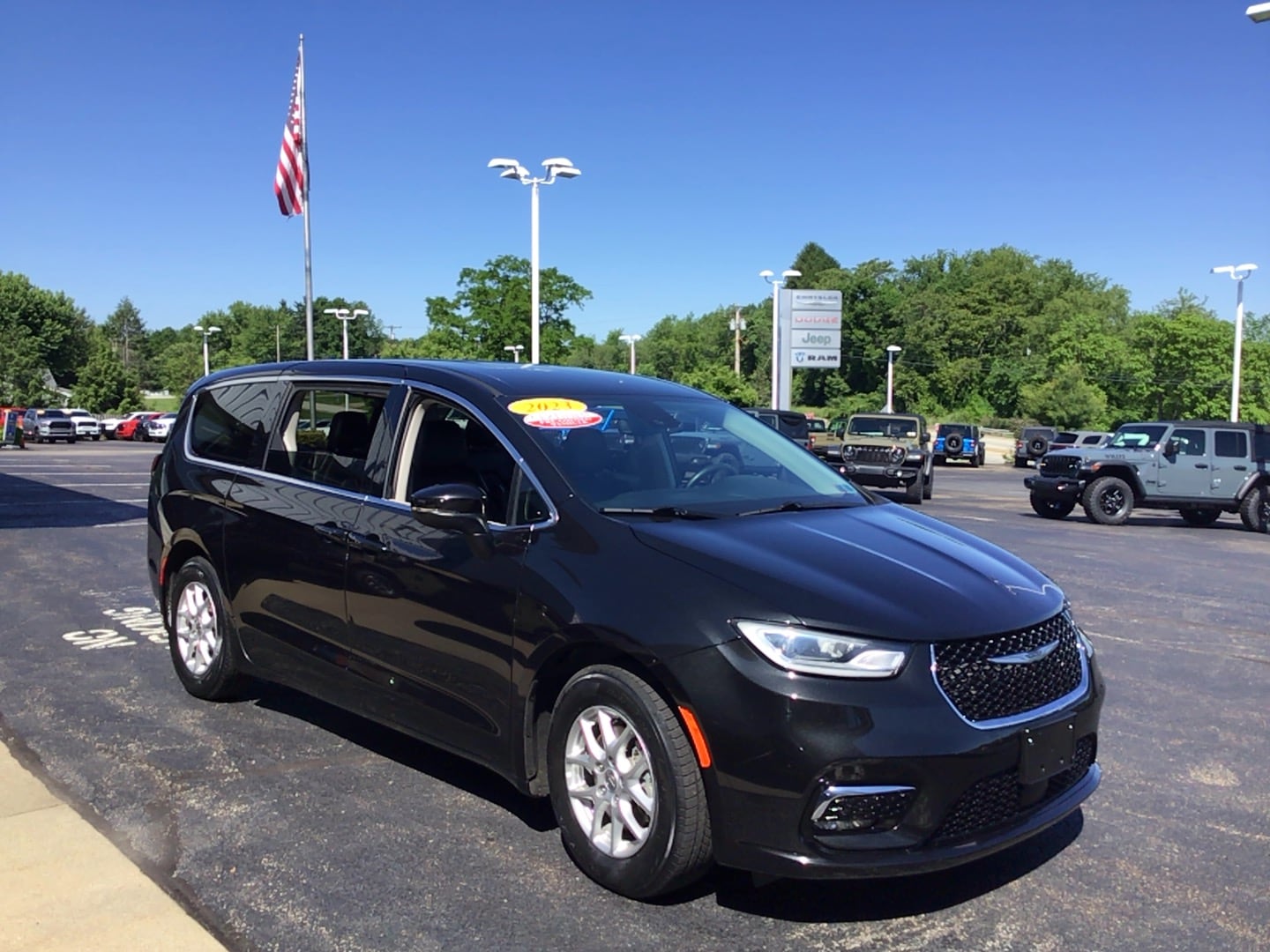 2023 Chrysler Pacifica Touring L Brilliant Black Crystal Pearlcoat at Solomon CJD Carmichaels