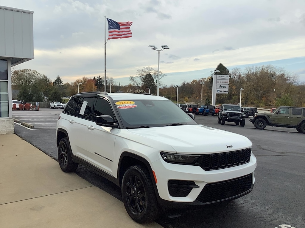 Used 2024 Jeep Grand Cherokee Altitude Altitude 4x4