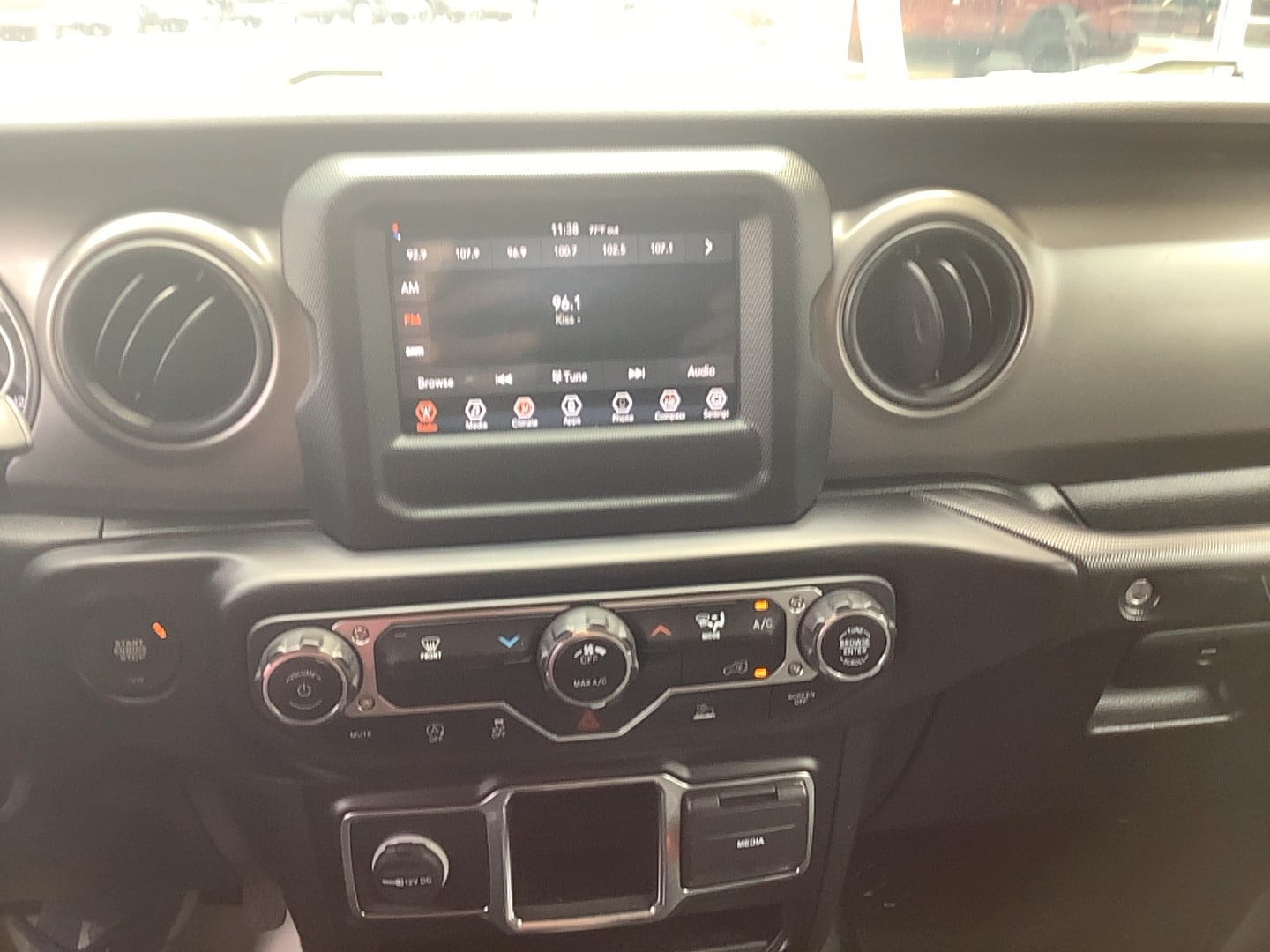 2022 Jeep Wrangler photo 10 of 11