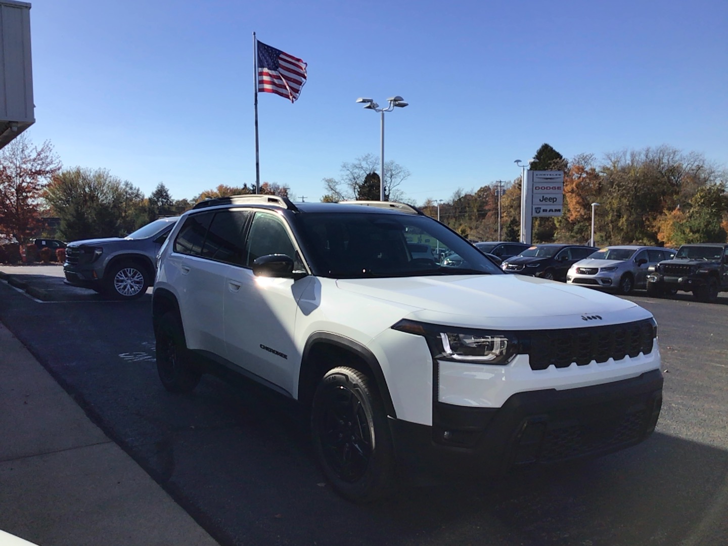 2027 Jeep Cherokee photo 3 of 13