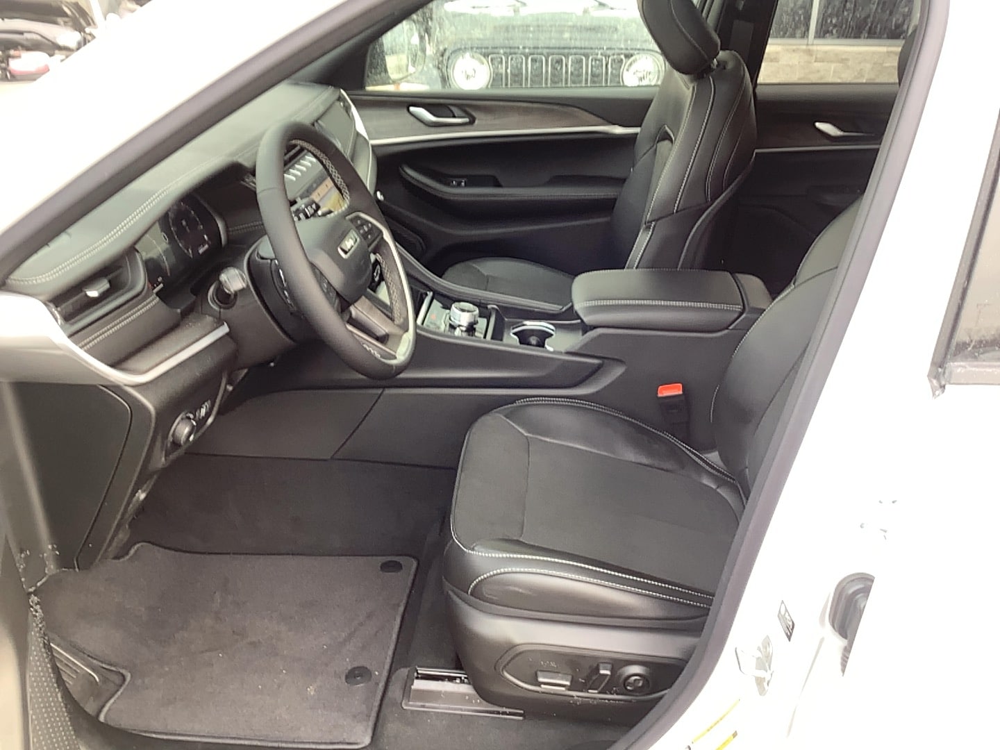 2026 Jeep Grand Cherokee LAREDO ALTITUDE 4X4 - 9