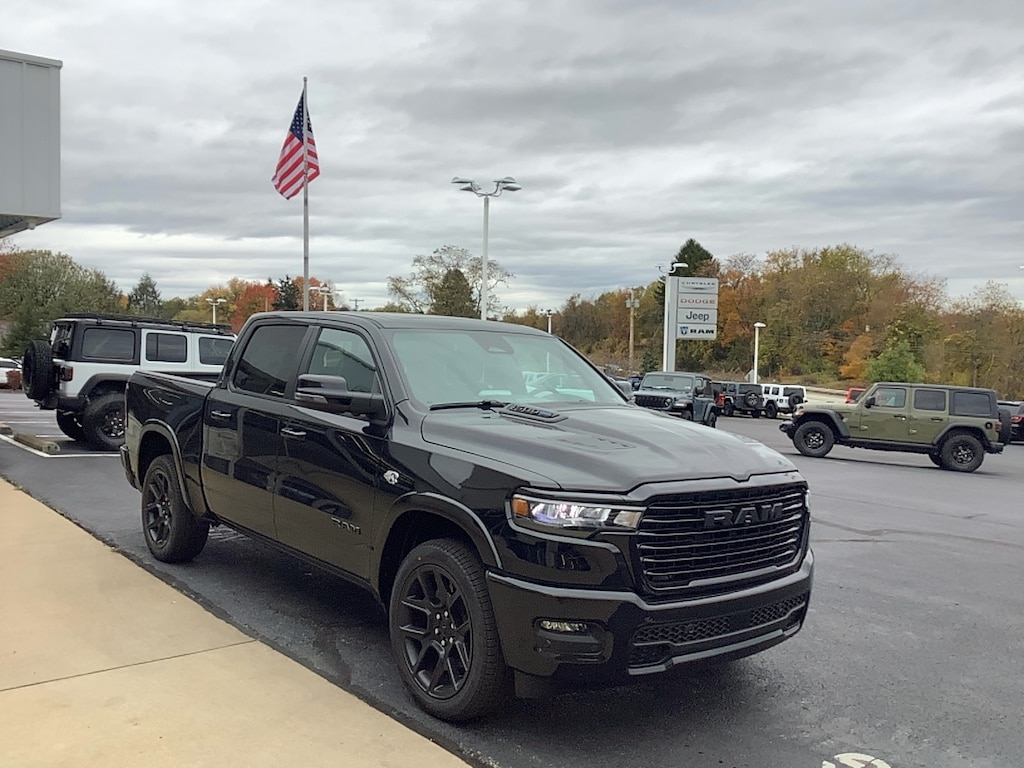 New 2026 Ram 1500 LARAMIE CREW CAB 4X4 5'7 BOX Pickup
