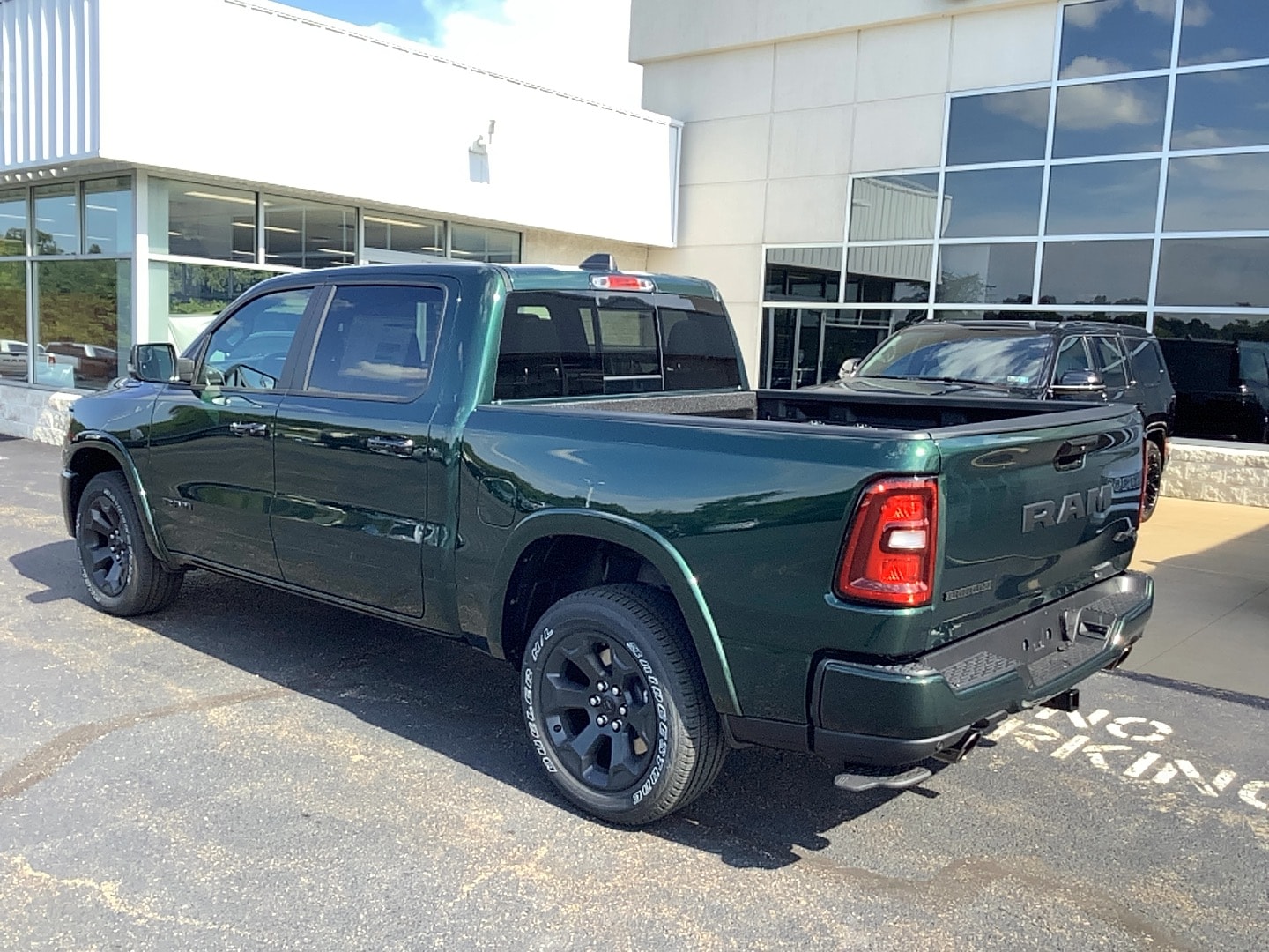 2027 Ram 1500 photo 7 of 13