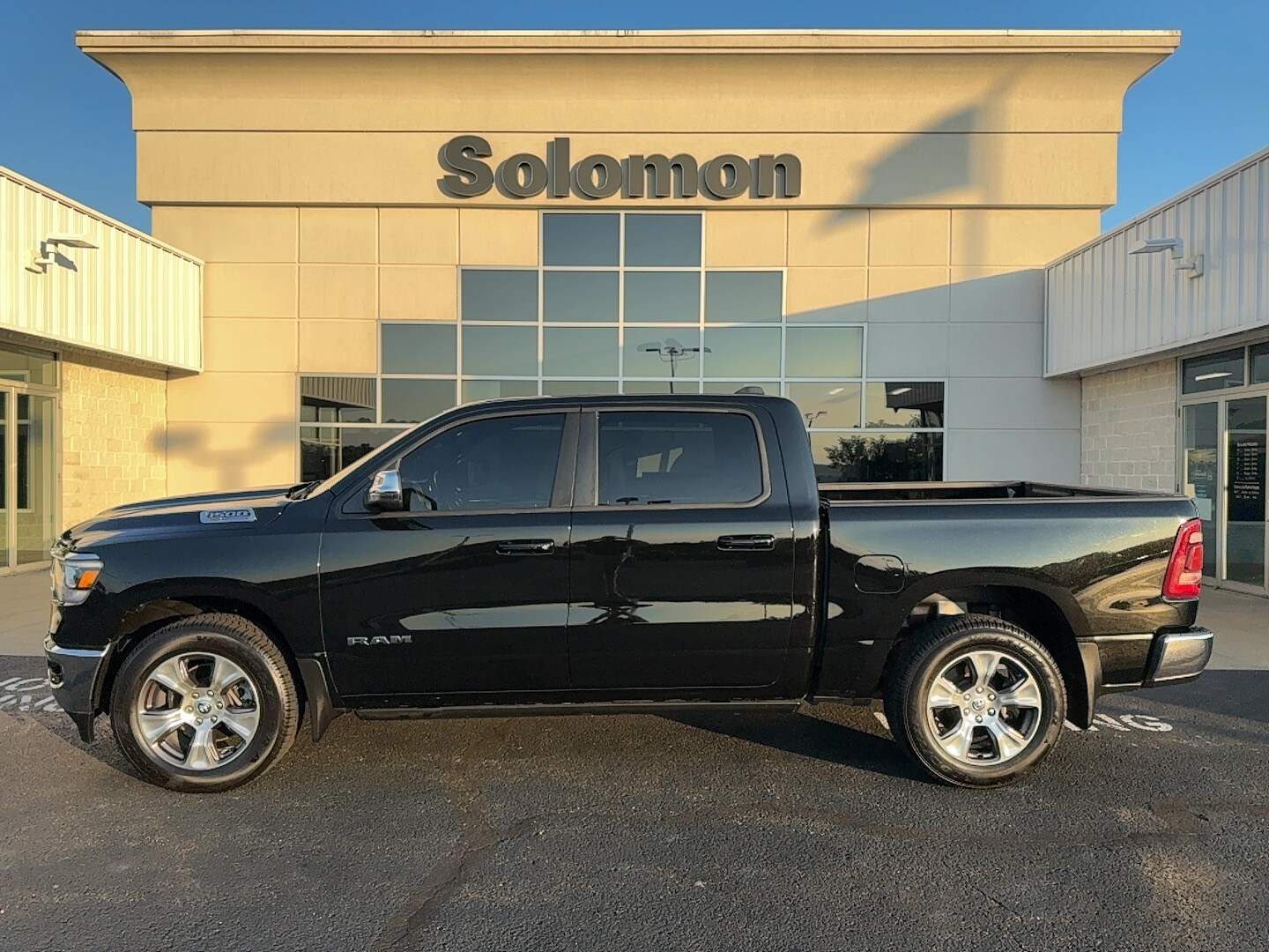 2023 Ram 1500 Laramie photo 2