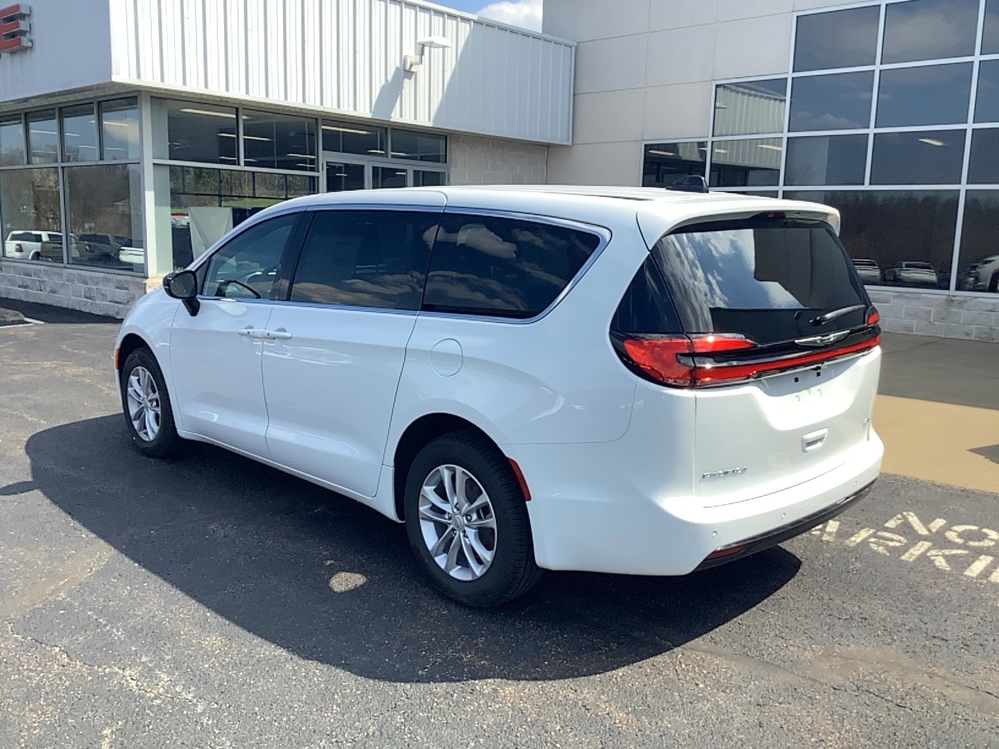 2026 Chrysler Pacifica SELECT AWD Bright White at Three Rivers CJD